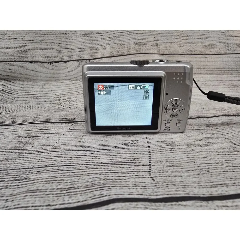 Panasonic Digital Camera Lumix DMC-LZ7 7.2MP Silver Tested